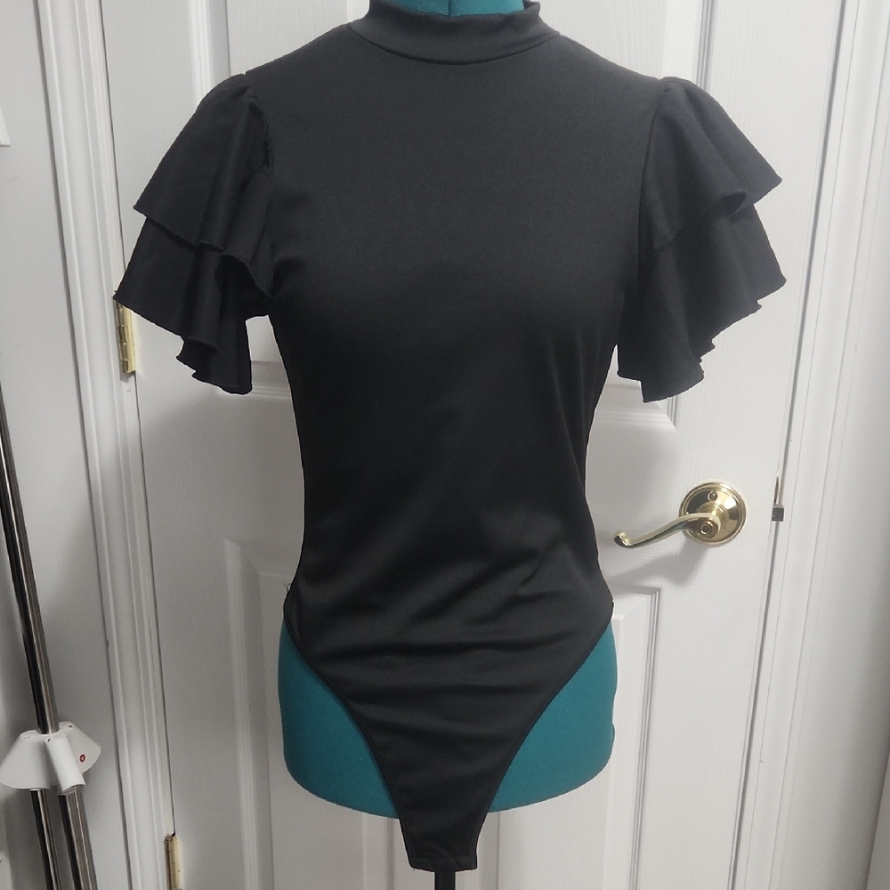 Source Unknown Black Ruffle Sleeve Bodysuit
